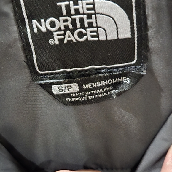 The North Face Men's Black Puffer Vest - Picture 2 of 3
